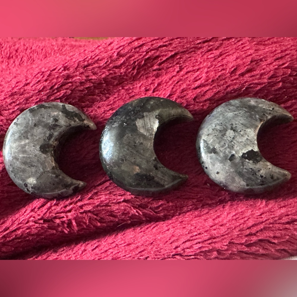 Crystal Crescent Moon (choose 1) - Picture 7 of 12